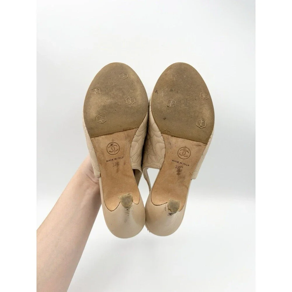CHANEL beige slingback